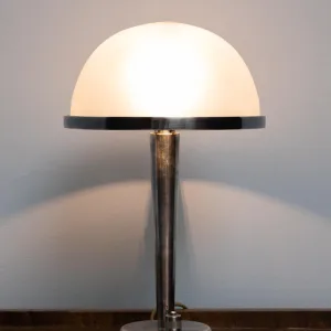 מנורת שולחן מרשימה