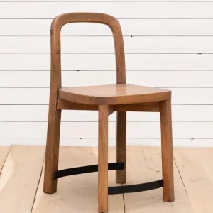 כיסא עץ וברזל